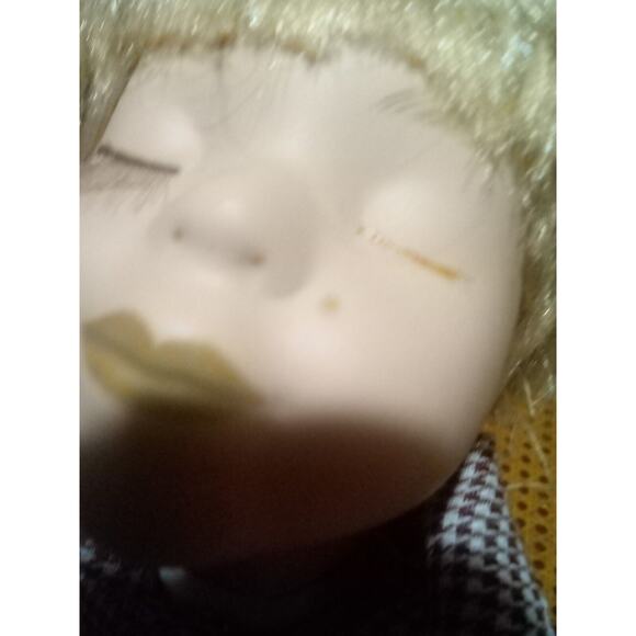 Vtg Cathay Collection Porcelain Boy & Girl Dolls Kissing W/ Stands Maroon Plaid - Picture 12 of 14